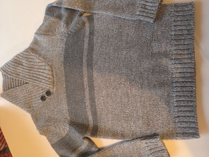Pull gris