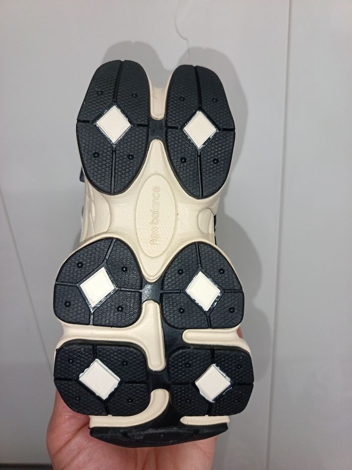 Basket mixtes à lacets neuves T 29 - photo numéro 4