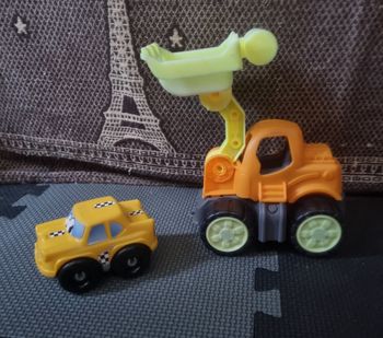 Lot jouets véhicules