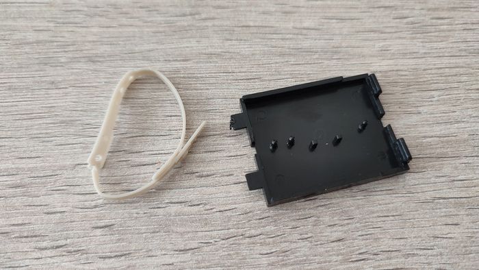 Support roues de secours pièce détachée miniature Mercedes Benz 300S 1955 Maisto 1/18 1/18ème #B66 - photo numéro 2