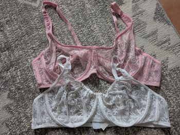 Lot 2 Soutiens-gorges  taille 100C