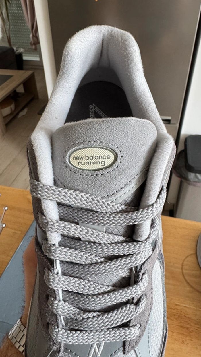 New balance 2002 Grise taille 44 - photo numéro 6