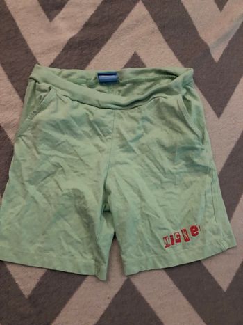 Short Mickey taille 4/5ans