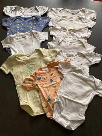 Lot ensemble body bodys bodies 6 mois bébé fille