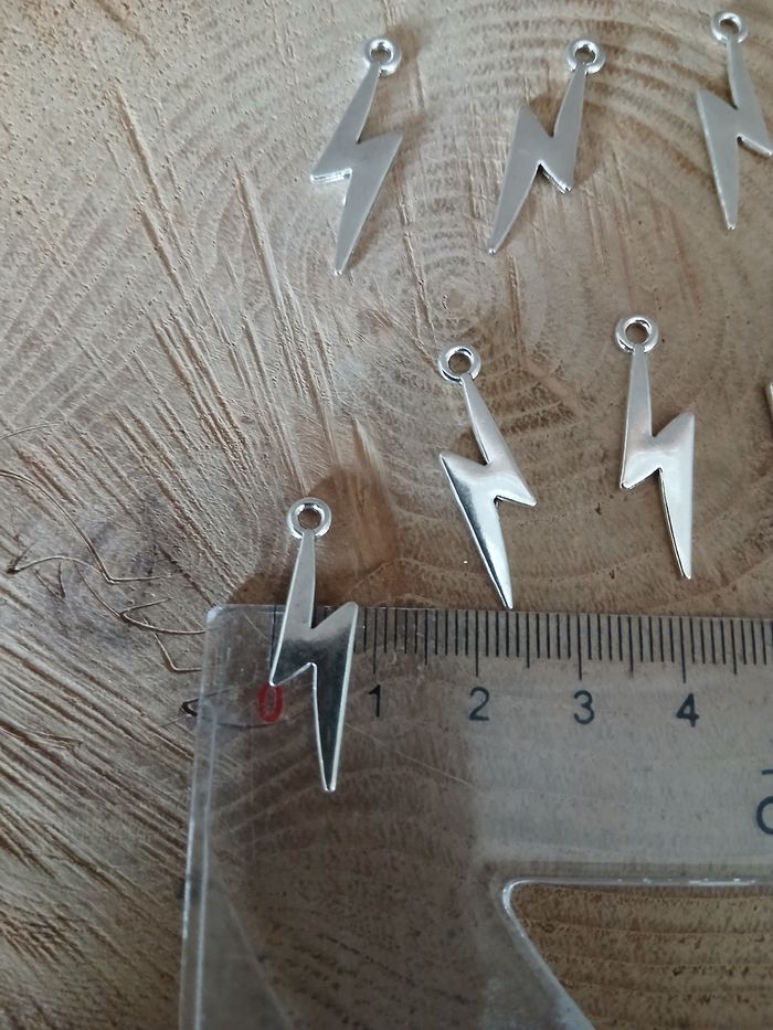 Lot de 16 pendentifs éclaires argenté - photo numéro 3