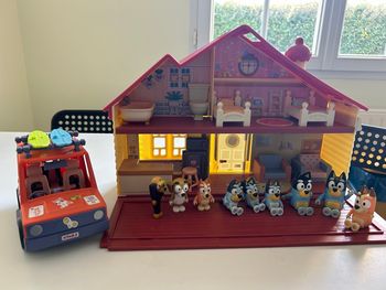 Maison de Bluey + voiture