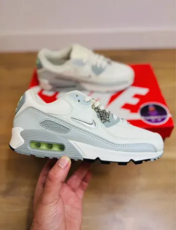 Nike Air Max 90 Se Molten Metal Reverse Swoosh + Charms Nike  Taille 38