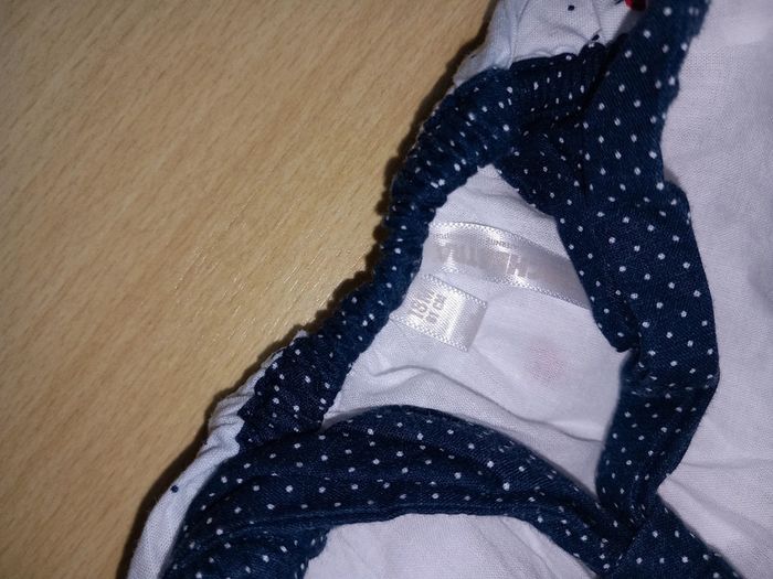 Robe fraises🍓 avec ses 2 bodies 18 mois Excellent état - photo numéro 4