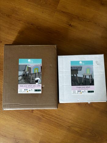 Table et chaises  neuf