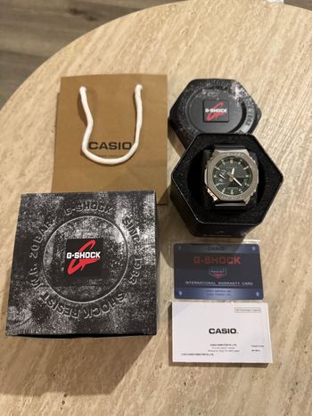 G-Shock GM-2100 Noir /Vert  Neuve