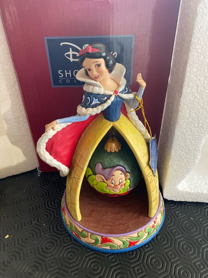 Figurine disney traditions blanche neige boule
