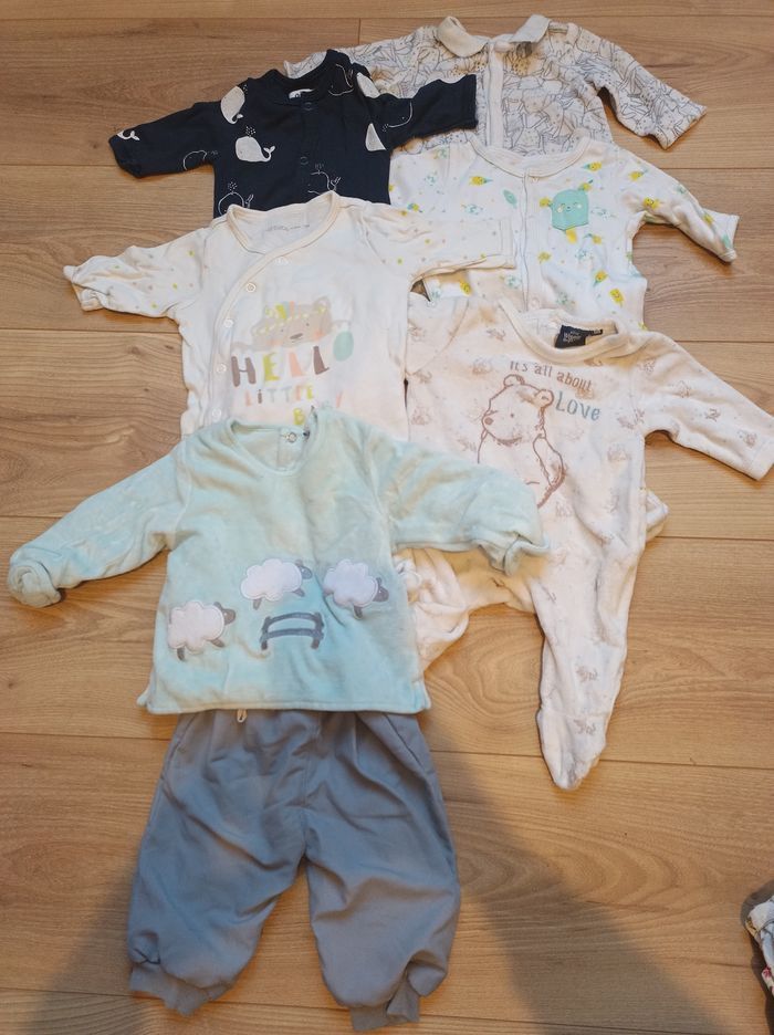 Lot vêtements garçon 1 mois - photo numéro 3