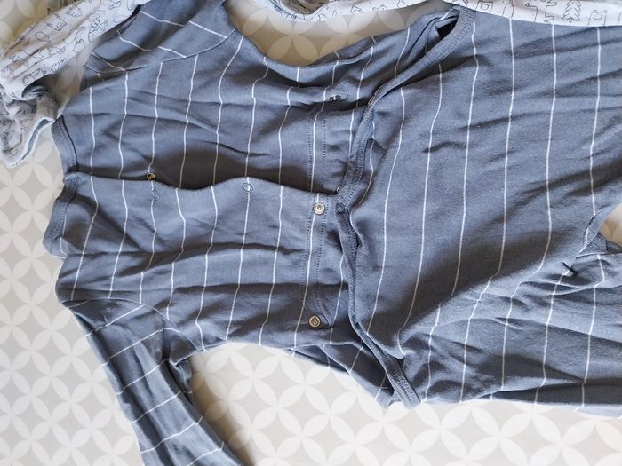 Lot 2 pyjamas Vertbaudet – 3 ans (36 mois) – dors bien / grenouillères en très bon état - photo numéro 7