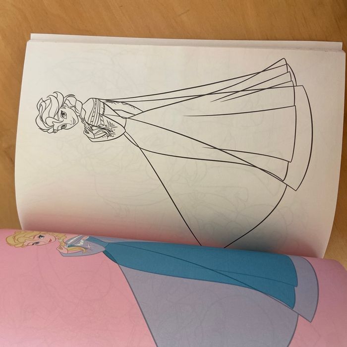 Coloriage la reine des neiges - photo numéro 4