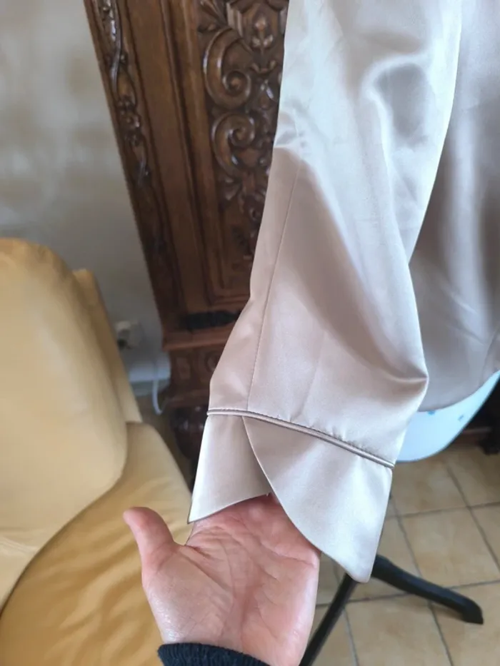 Superbe veste satin et dentelle - photo numéro 5