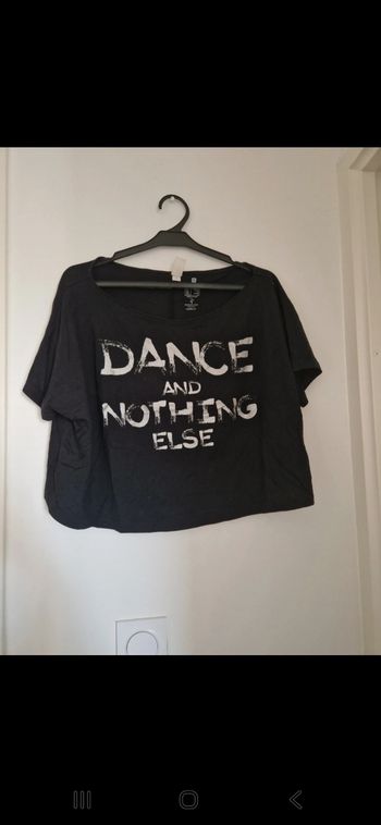 T-shirt court