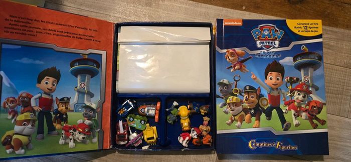 Livre plus figurines - photo numéro 2
