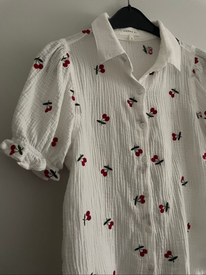 🌸 Chemise blanche à motifs cerises – Sienna C. 🍒 - photo numéro 3