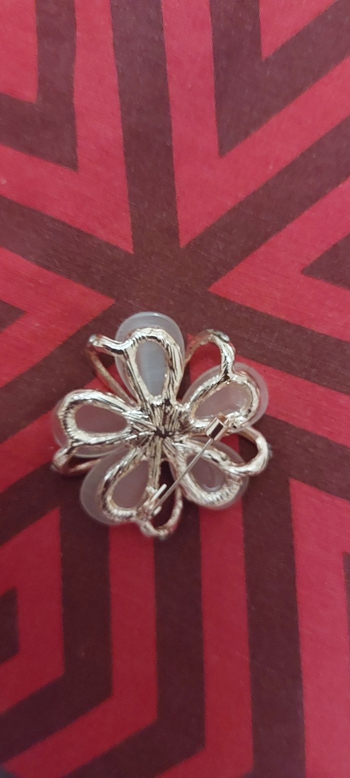 Broche pour femme - photo numéro 4