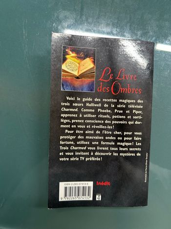 Livre  le livre des ombres 