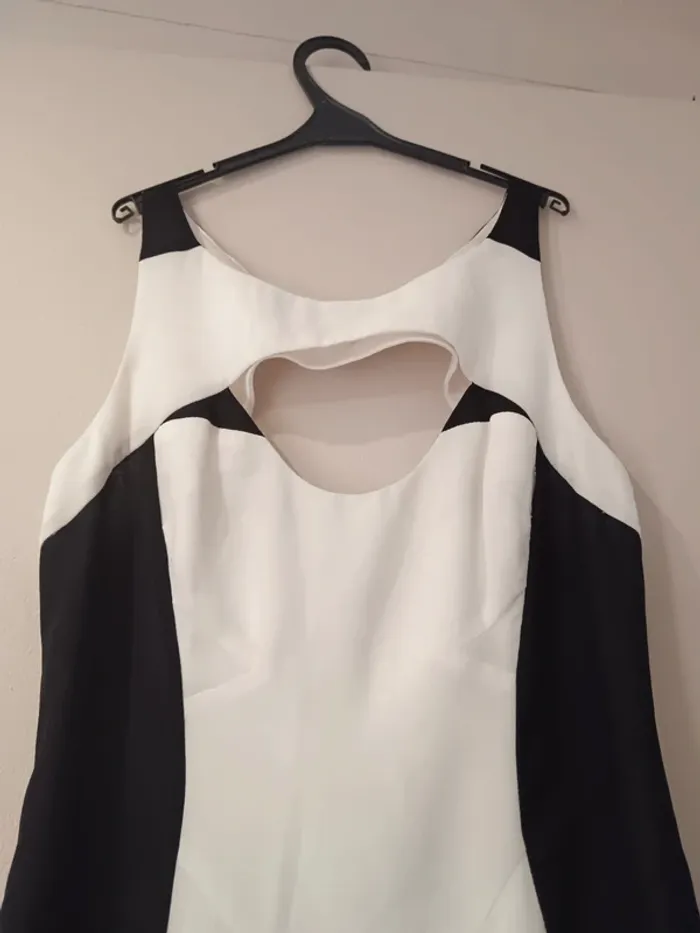 Robe bicolore noir et blanc Taille M - photo numéro 2