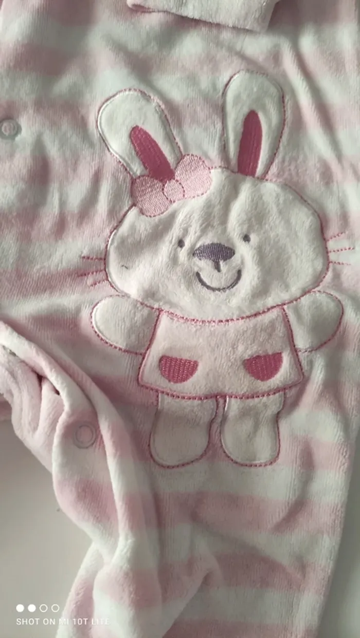 Pyjama rayé rose clair C&A - photo numéro 2