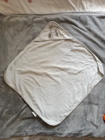 Serviette de bain avec capuche