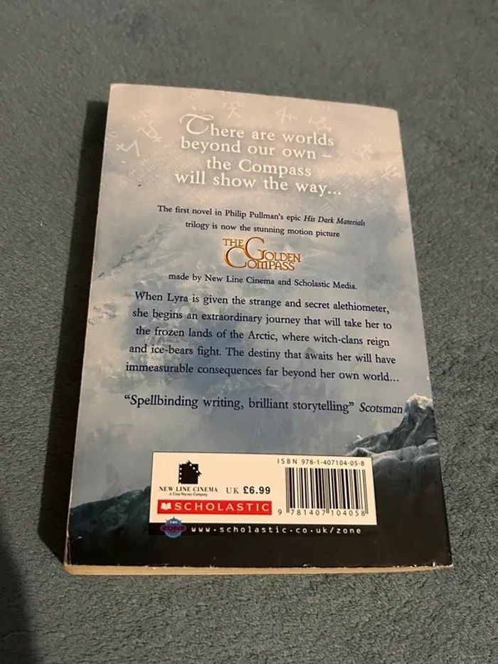 Livre roman en anglais The golden compass Philip Pullman international best-seller - photo numéro 5