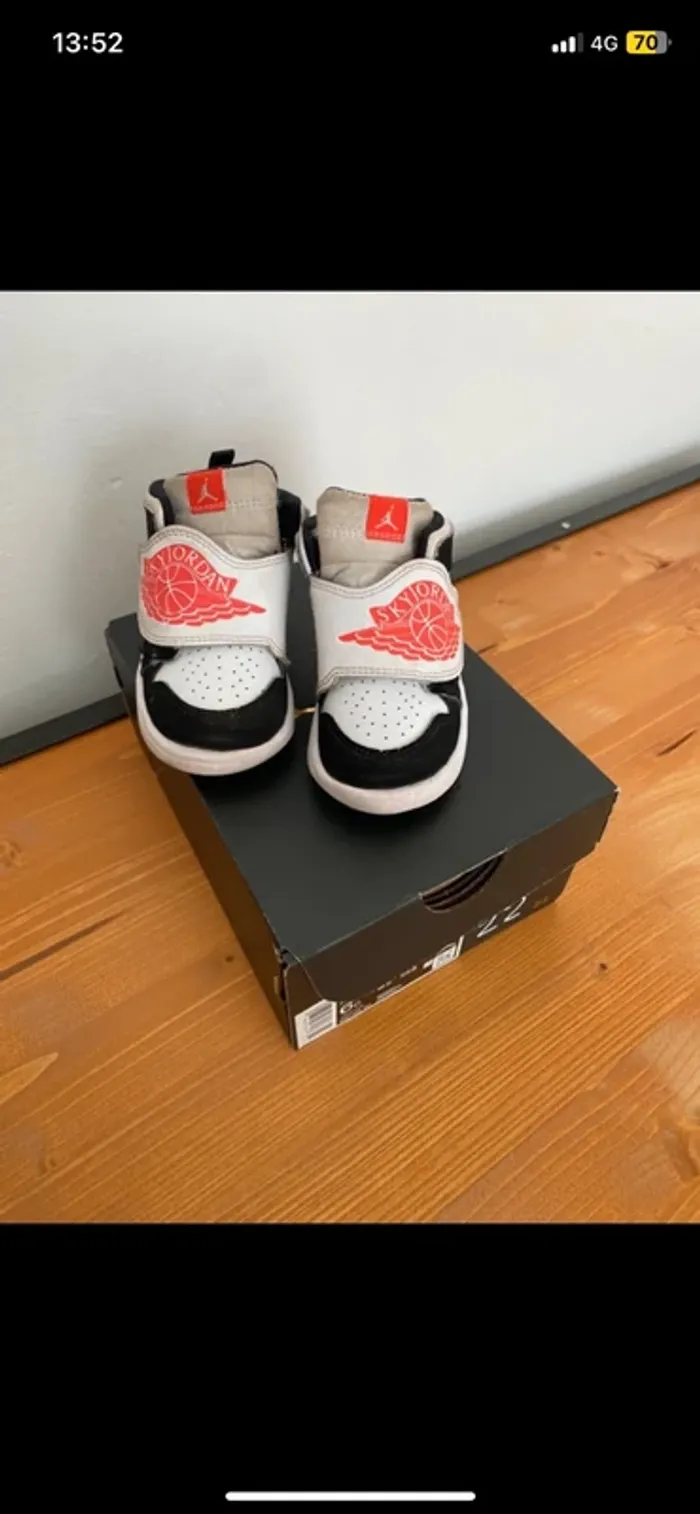 Basket Jordan taille 22 - photo numéro 3