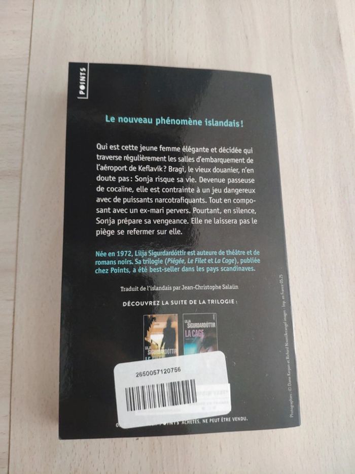 Livre poche thriller Piégée Sigurdardottir nouveau phénomène islandais - photo numéro 6