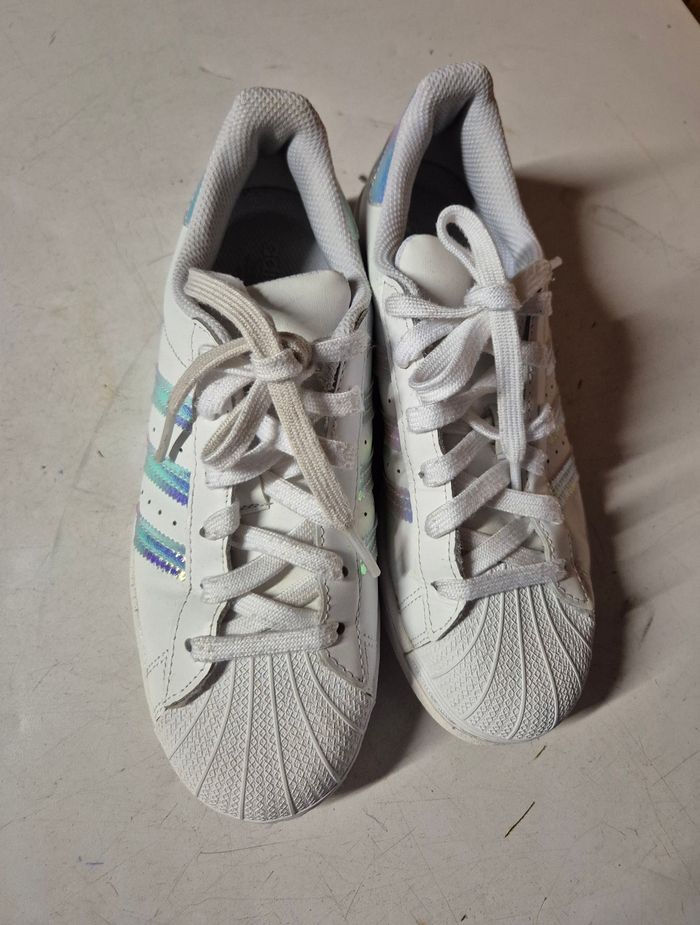 Basket Adidas superstar FV3139 blanche et holographique /iridescente taille 38 - photo numéro 5