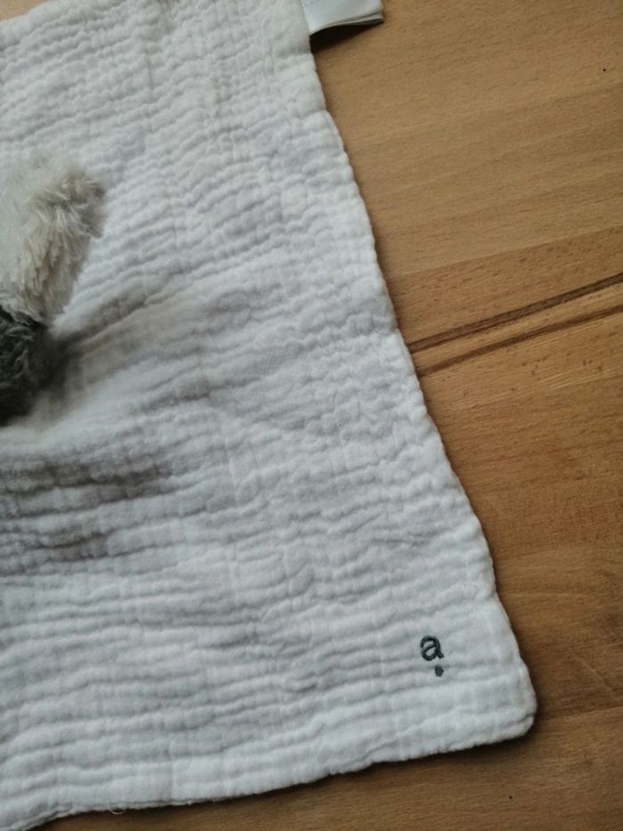 absorba doudou lapin tissu lange blanc tête grise plat - photo numéro 3