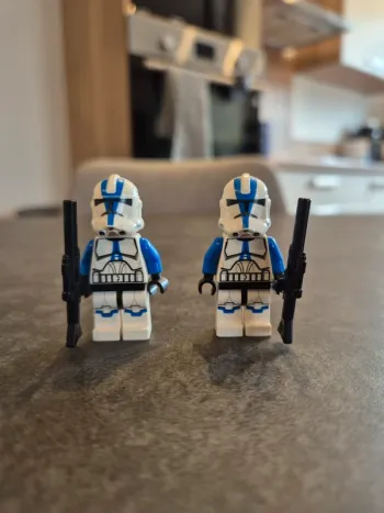 Figurines lego 2 clones troopers de la 501ème du set 75004 star wars