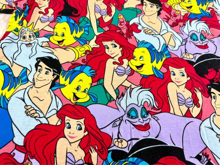 T-shirt Disney vintage - Tokyo Disneyland - la petite sirène all over print - photo numéro 5