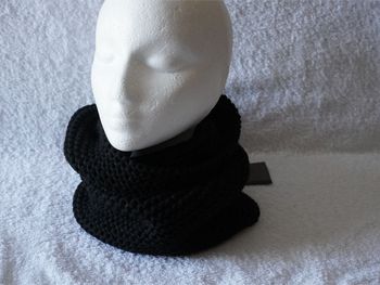 Snood ou Tour de cou en lainage noir neuf pour Femme