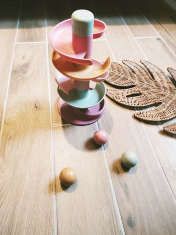 🌈Jeu d'éveil- Tobbogan/ tour spirale en plastique avec balles hochet marque Little dutch 