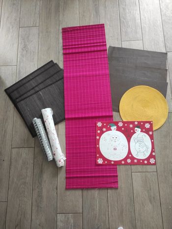 Lot set de tables et chemins de table