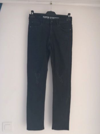 Jean noir jamais porté