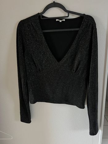 Haut noir pailletée