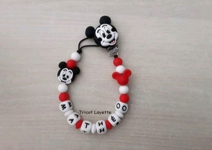 Attache tétine mickey