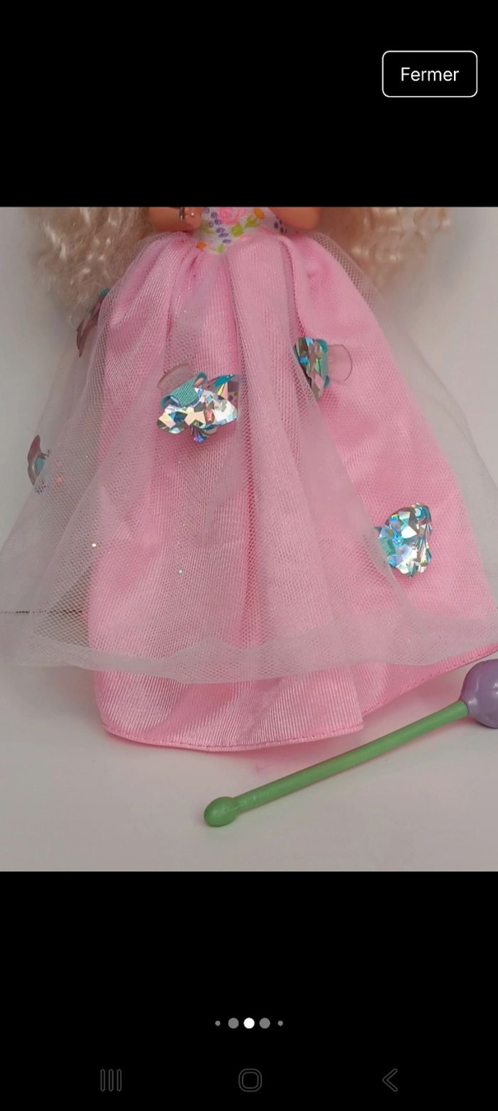 Poupée mattel barbie vintage Barbie butterfly princess blonde robe rose
Poupée et ensemble compri - photo numéro 4