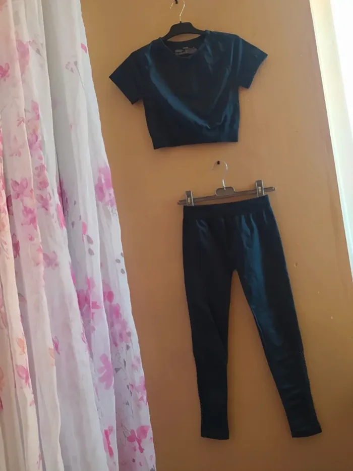 Ensemble legging t-shirt - photo numéro 2