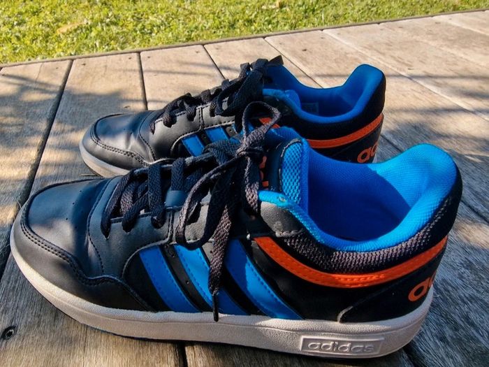 Baskets adidas taille 37 1/3 - photo numéro 2