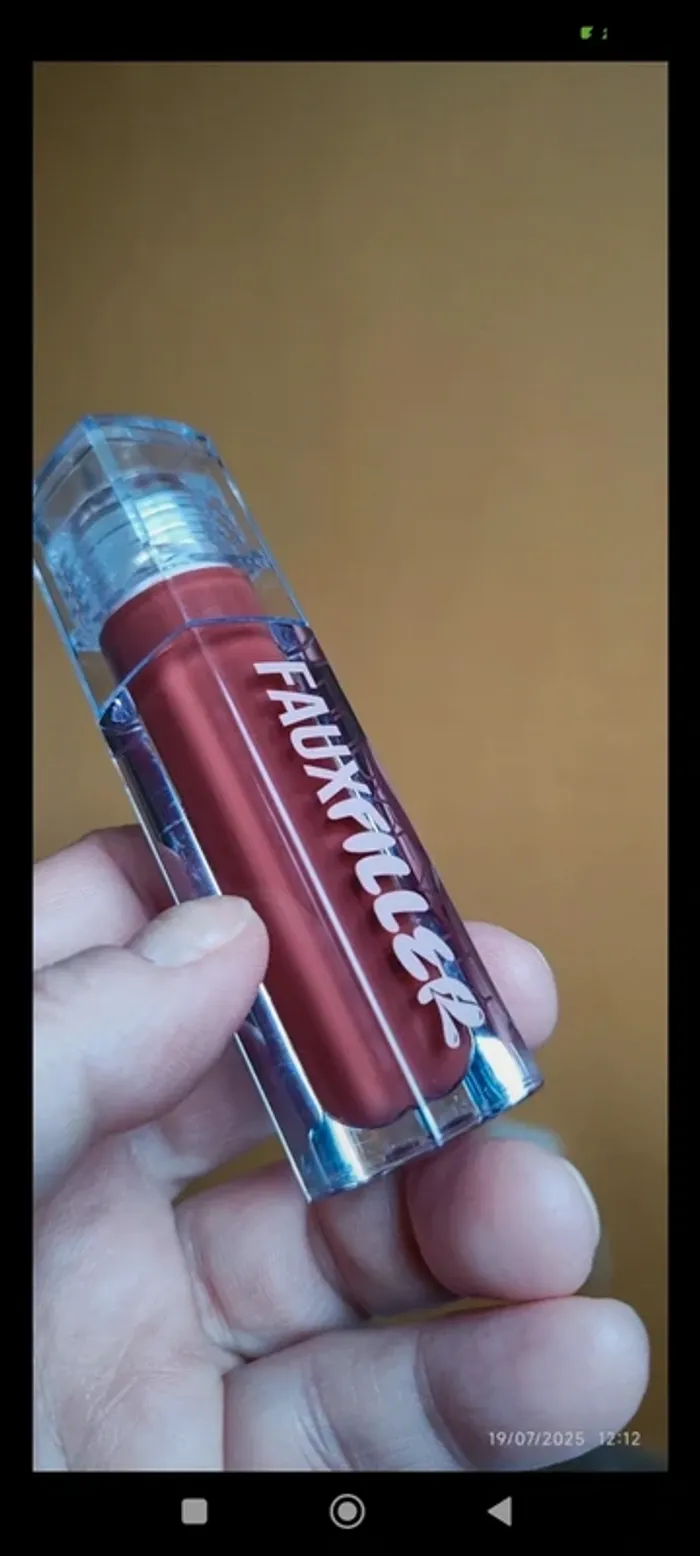 Huda Beauty Faux Filler Lip Gloss Teinte Foxy - photo numéro 4