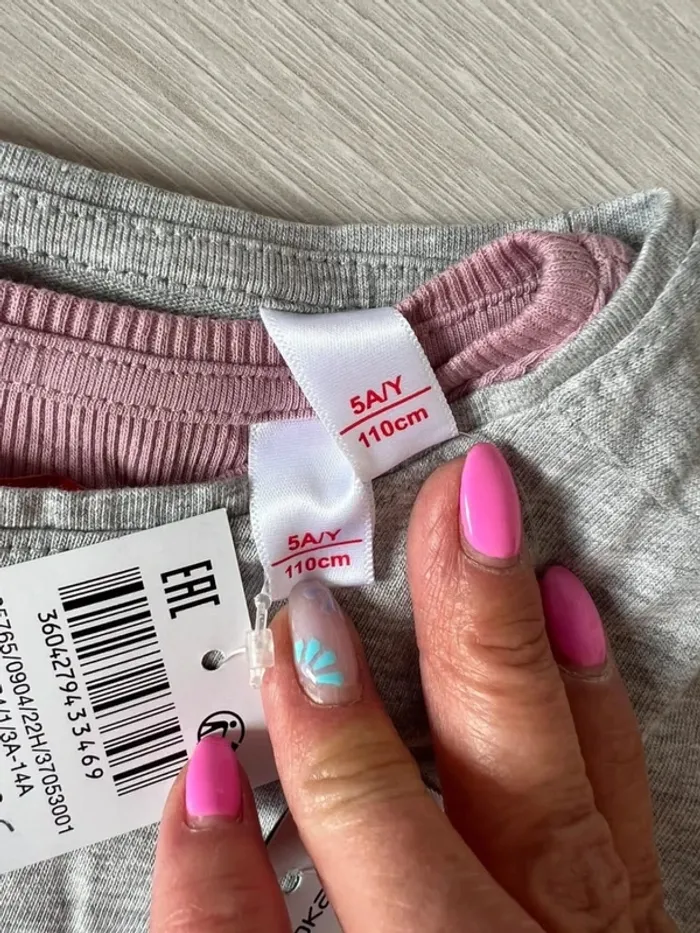 T shirt de sport 2 en 1 Okaïdi 5 ans neuf - photo numéro 4