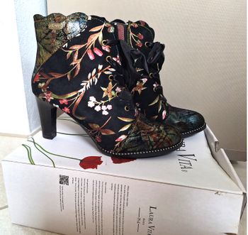 BOTTINES FLEURS - ARGENTEES - POINT.39 - LAURA VITA