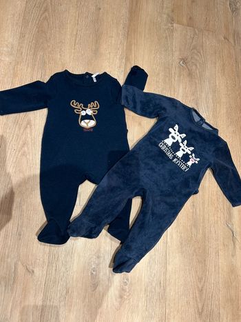 Lot 2 pyjamas  bébé Noël 9 mois