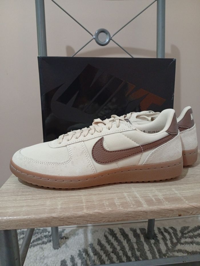 Baskets Nike neuves - photo numéro 3