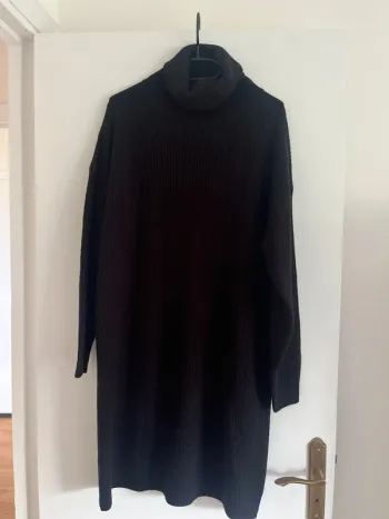Robe pull col roulant