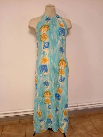 Magnifique robe longue turquoise fleurie 